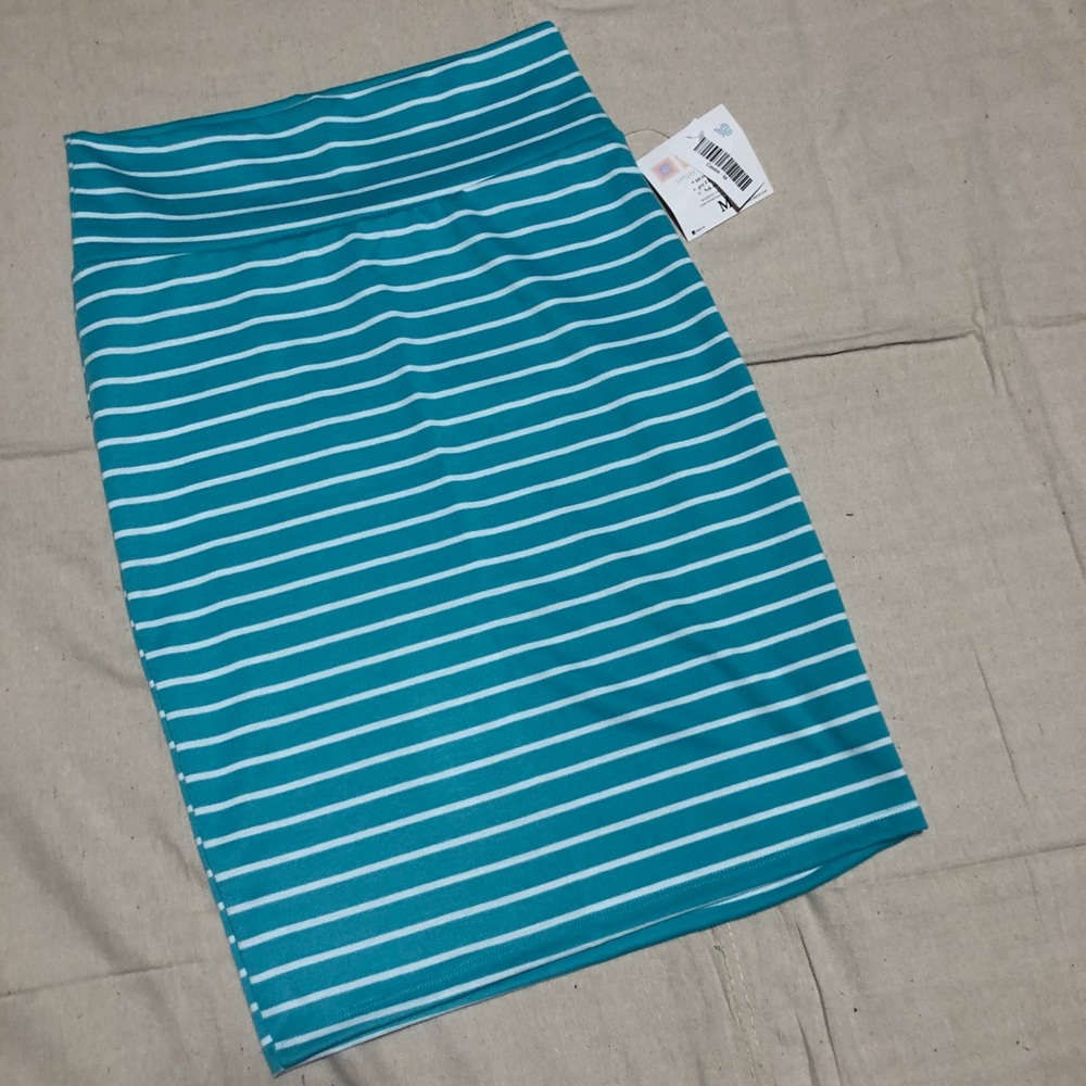NWT M Cassie skirt Lularoe